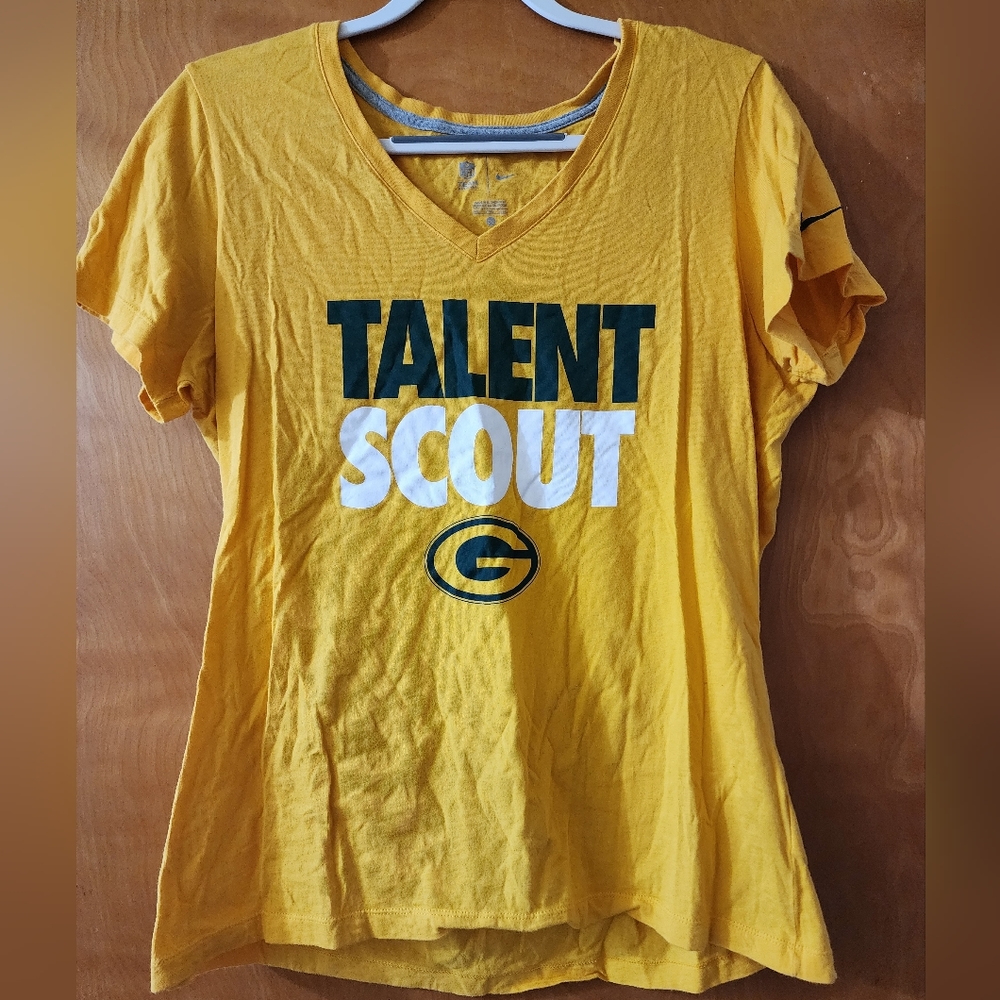 Women's Nike Green Bay Packers v-neck